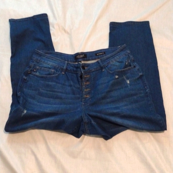 Judy Blue Plus Size 18W Colt High Rise Button Fly Distressed Boyfriend J… - Picture 4 of 9